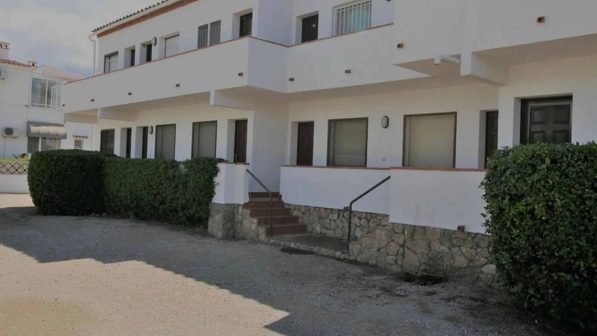 Apartamento En Primera Linea De Mar Con Parking, Cerca Del Centro Y De La Playa De Empuriabrava - Es-228-179 0*,